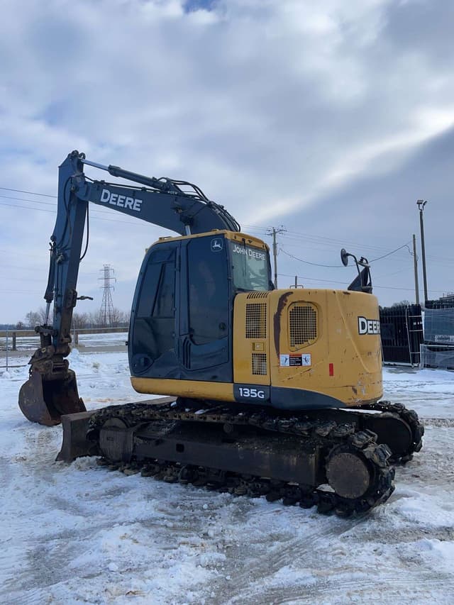 Image of John Deere 135G equipment image 2