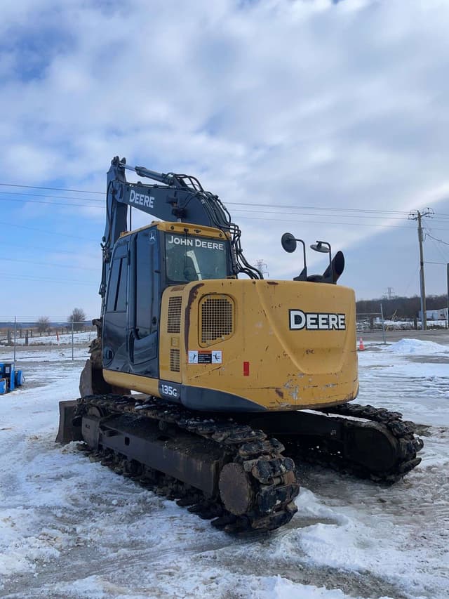 Image of John Deere 135G equipment image 3