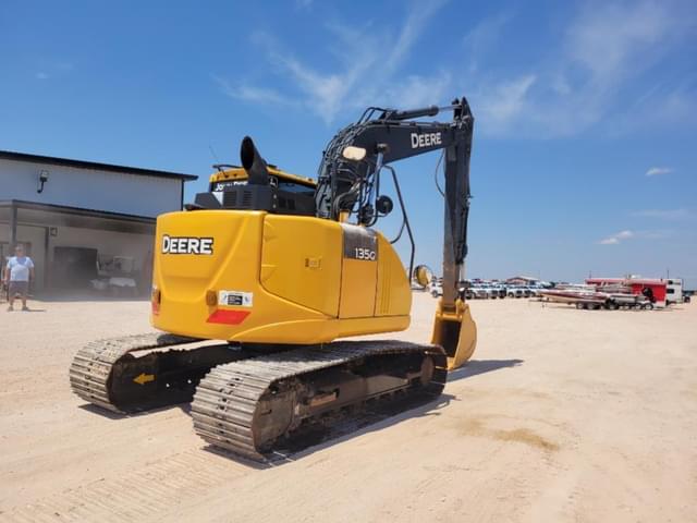 Image of John Deere 135G equipment image 4