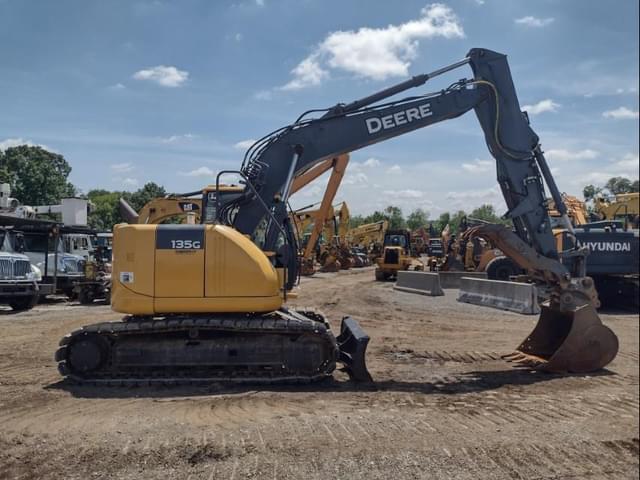 Image of John Deere 135G equipment image 2