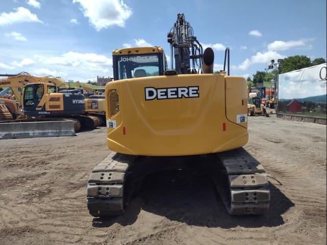 Image of John Deere 135G equipment image 3