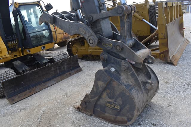 Image of John Deere 135P equipment image 4