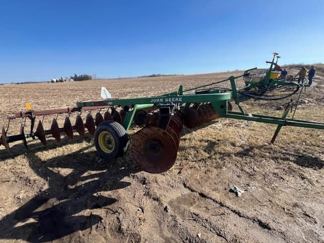 Image of John Deere 215 equipment image 1