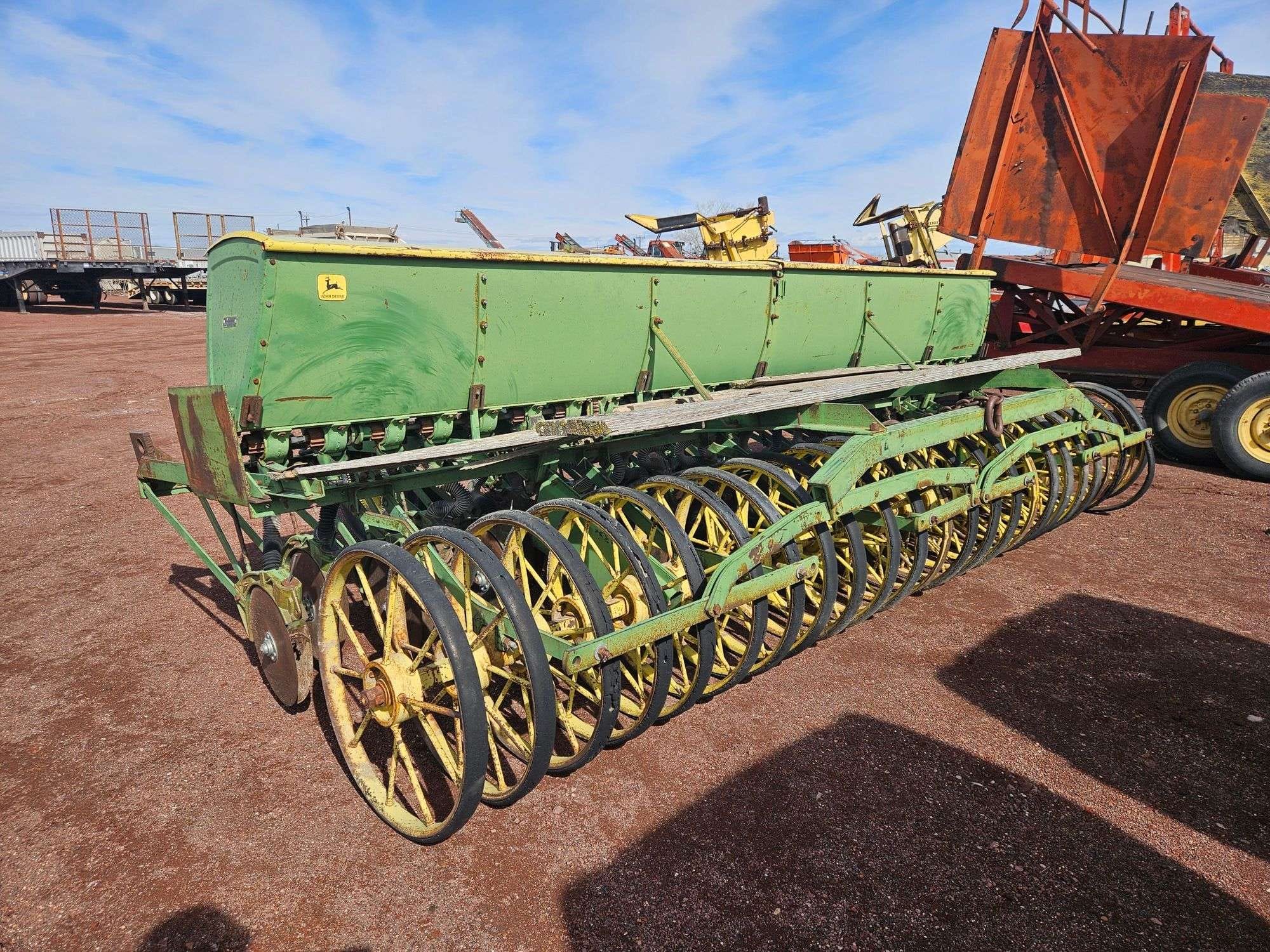 John Deere LL247A Equipment Image0