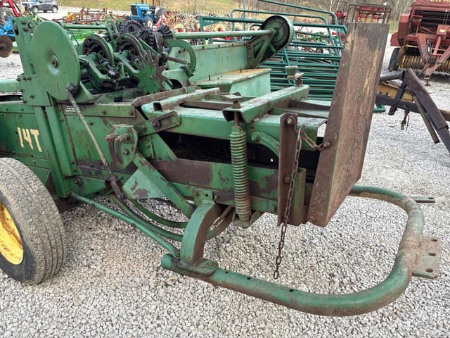 Image of John Deere 14T equipment image 4