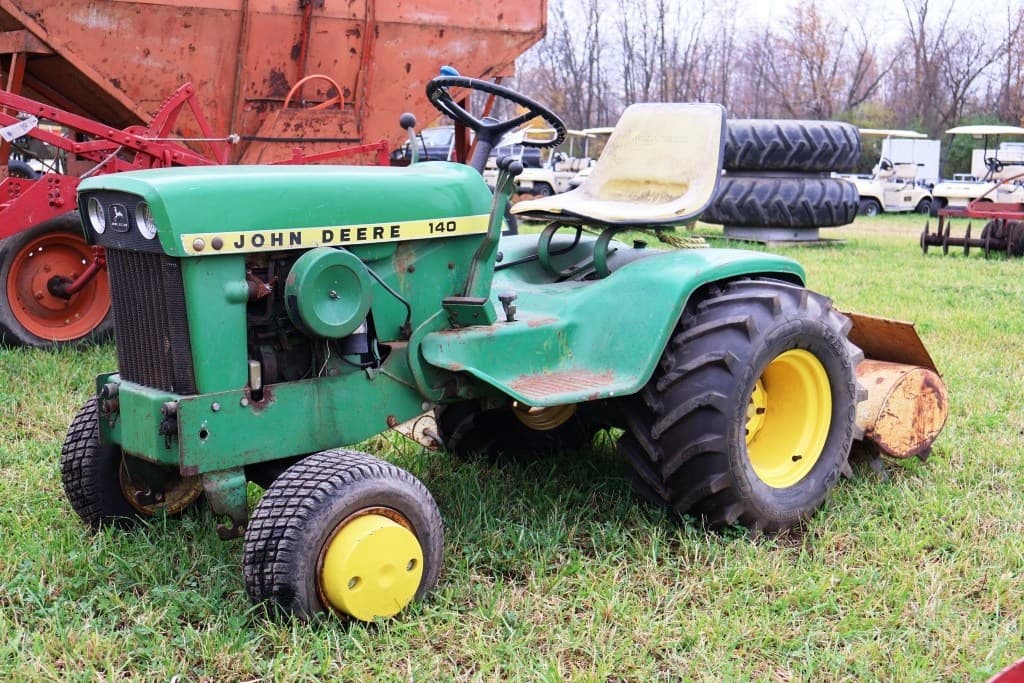 Image of John Deere 140 Image 1
