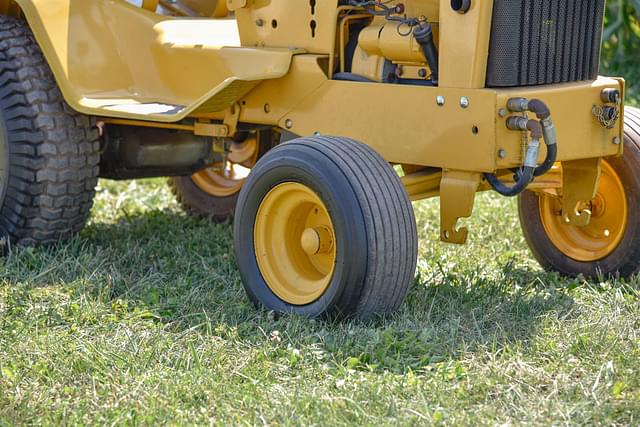 Image of John Deere 140 equipment image 2