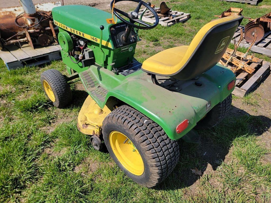 Image of John Deere 140 Image 1
