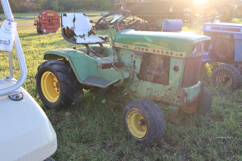 Image of John Deere 140 Image 1