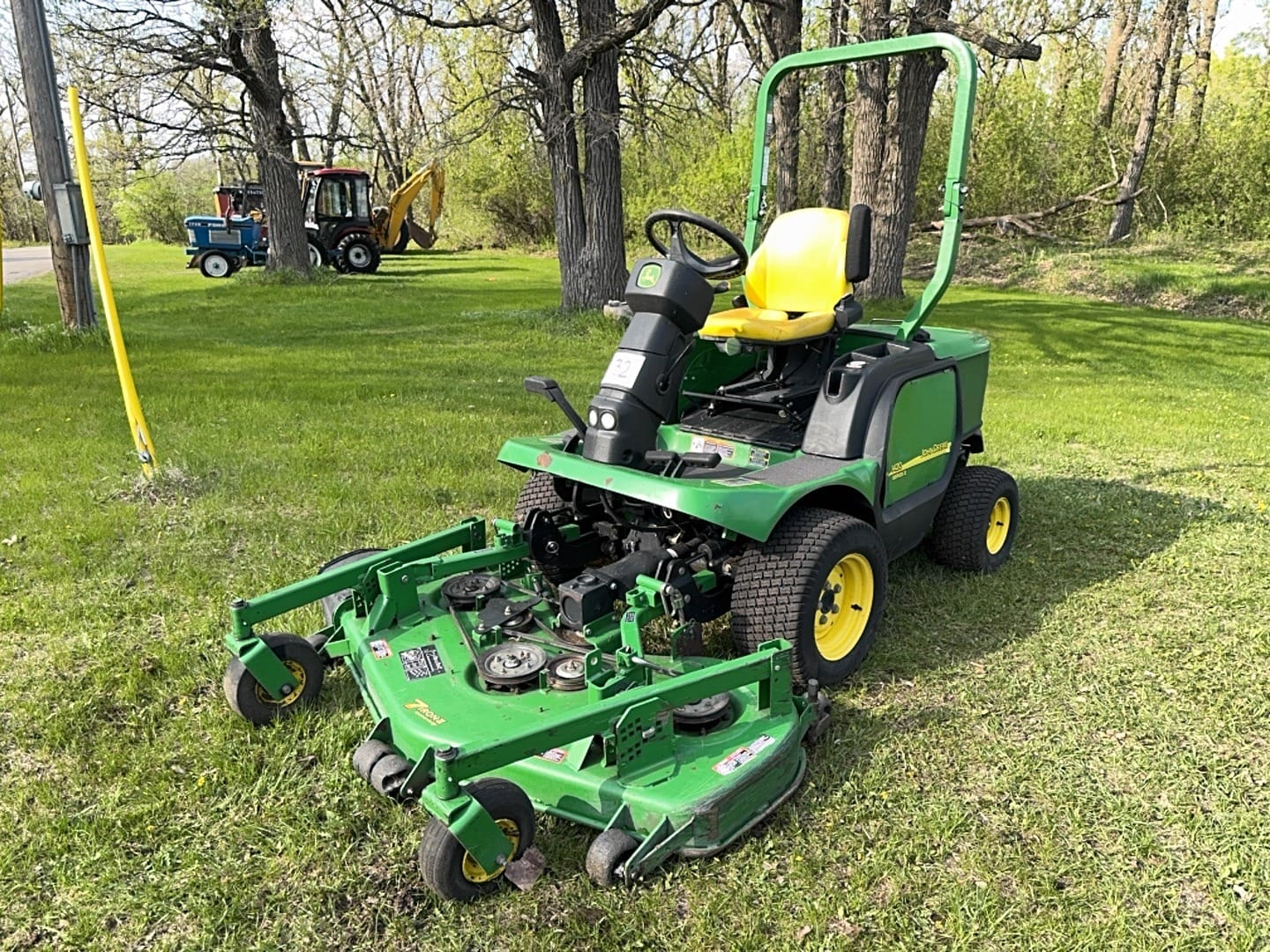 John Deere 1420 Series II Equipment Image0