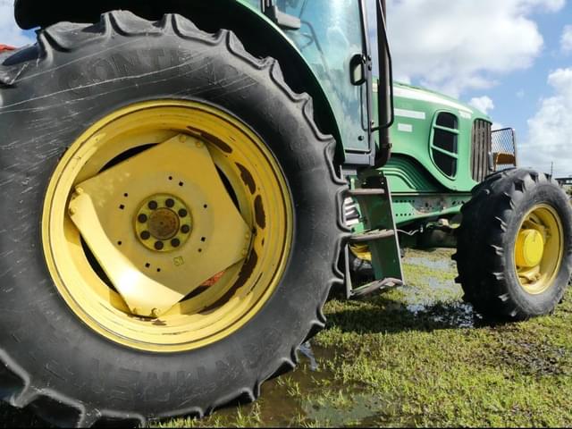Image of John Deere 7230 equipment image 4