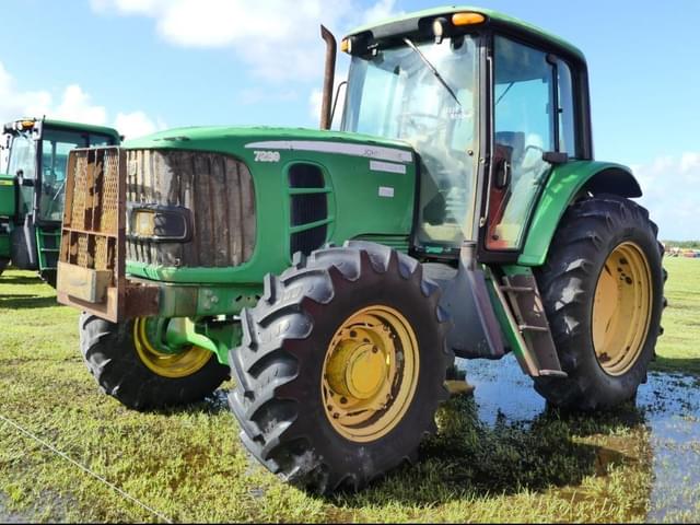 Image of John Deere 7230 equipment image 1