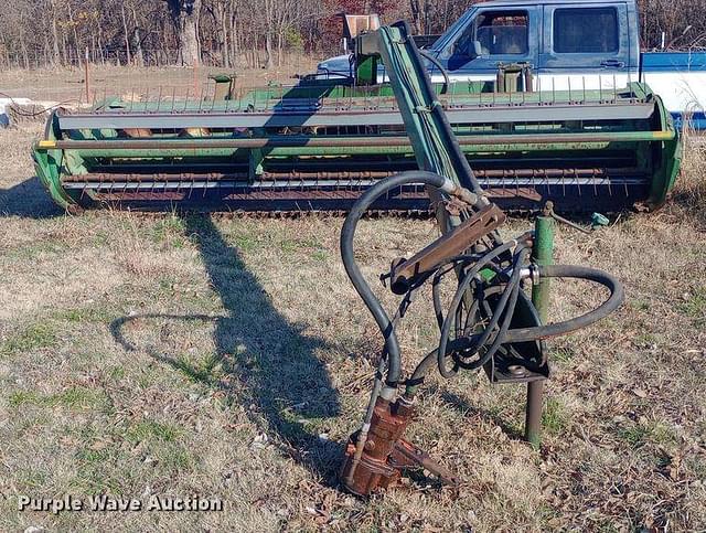 Image of John Deere 1424 equipment image 1