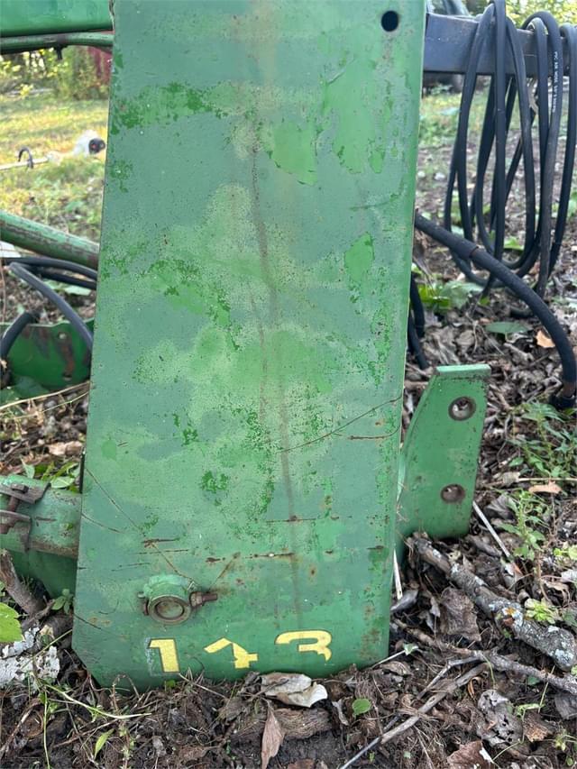 Image of John Deere 143 equipment image 4