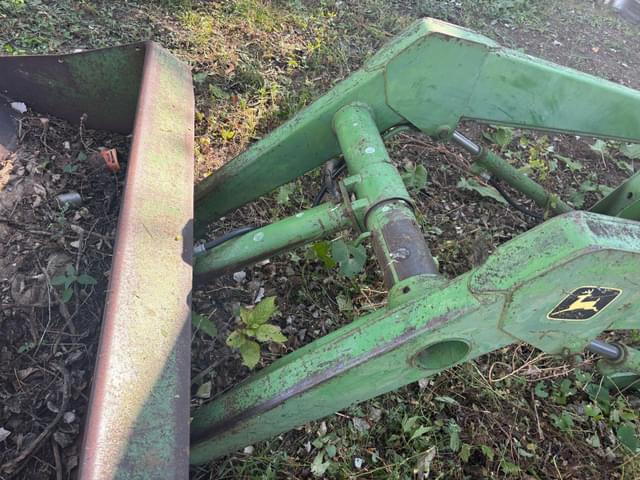 Image of John Deere 143 equipment image 3