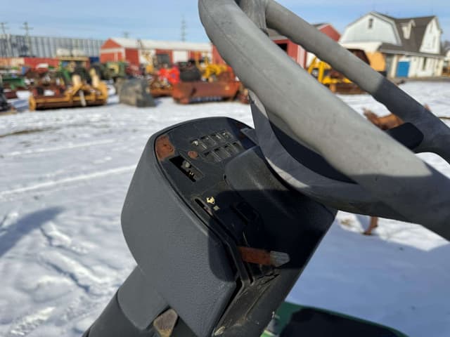 Image of John Deere 1435 equipment image 4