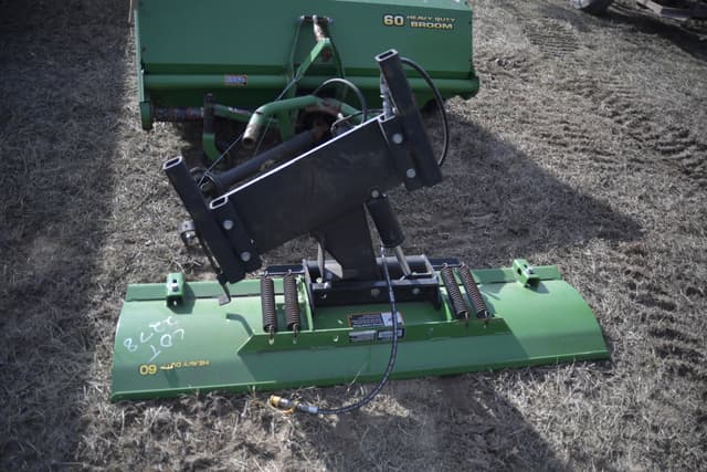 Image of John Deere 1435 equipment image 2