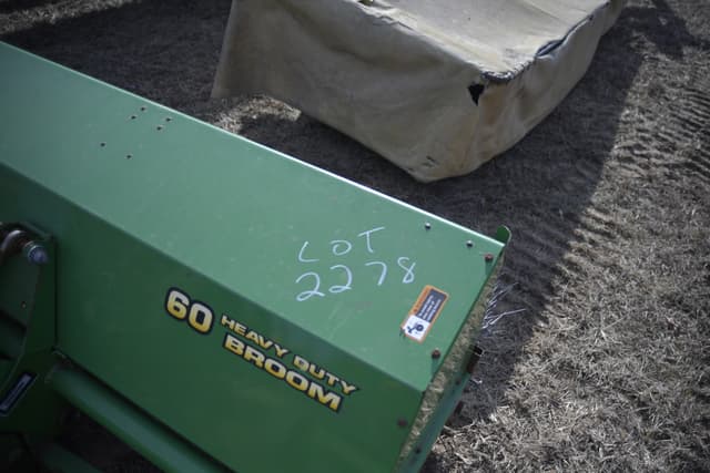 Image of John Deere 1435 equipment image 3