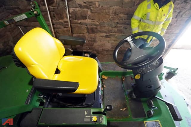 Image of John Deere 1435 II equipment image 4