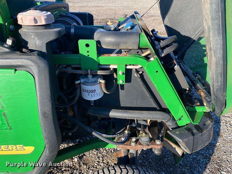 Tractor Zoom - John Deere 1445 Series II