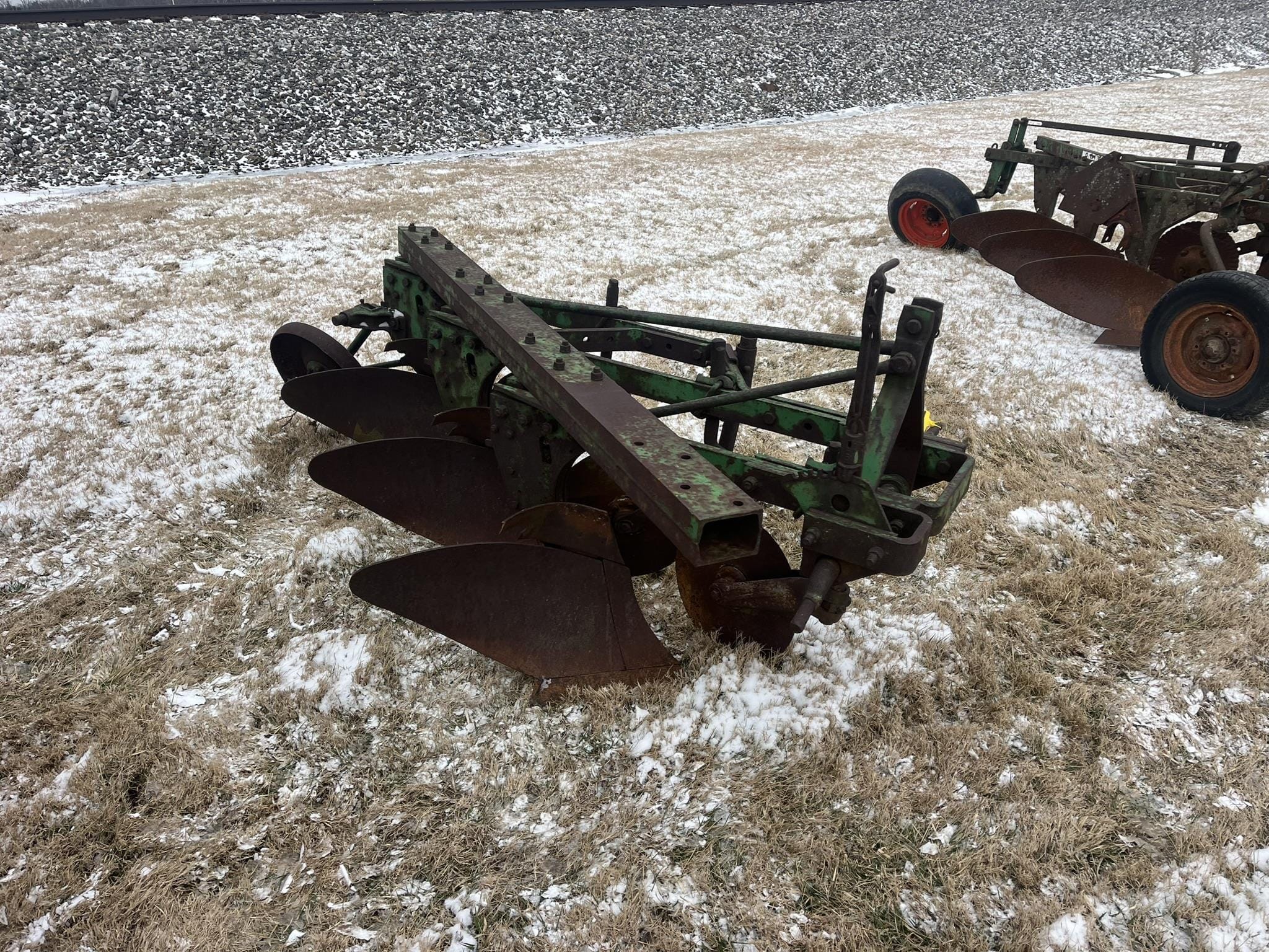 John Deere 145 Equipment Image0