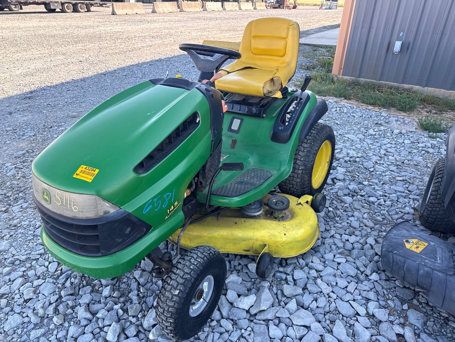 John Deere 145 Equipment Image0