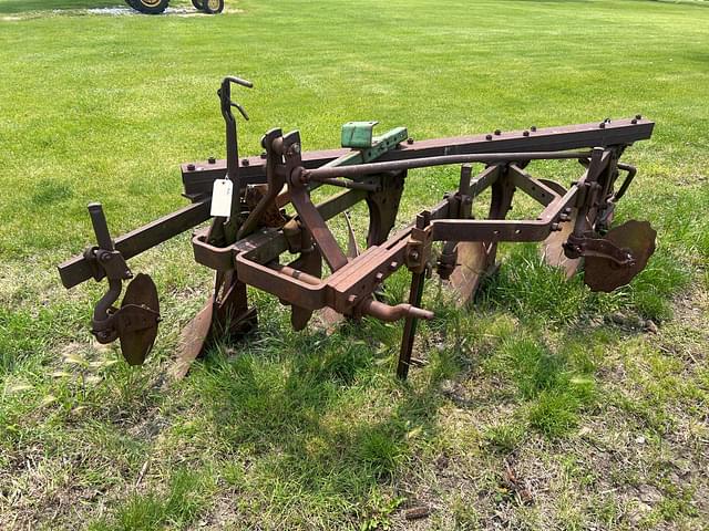 Image of John Deere 145 equipment image 1