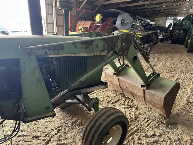 Image of John Deere 146 equipment image 2