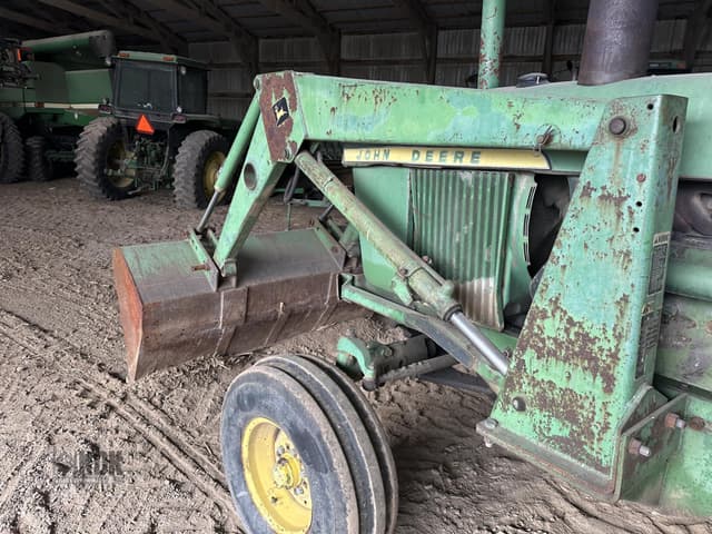 Image of John Deere 146 equipment image 1