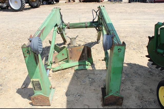 Image of John Deere 146 equipment image 3