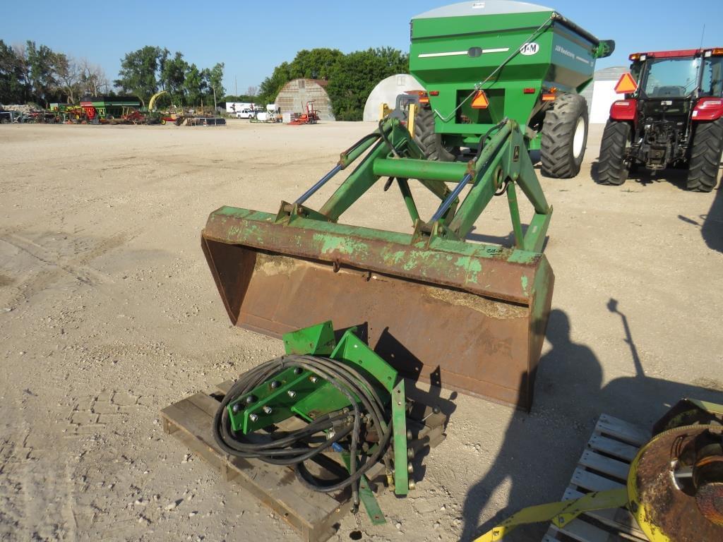 Image of John Deere 146 Primary image