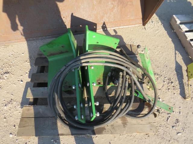 Image of John Deere 146 equipment image 1