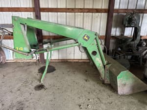 John Deere 146 Image