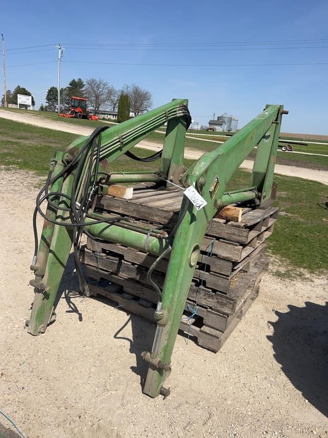 Image of John Deere 148 equipment image 2