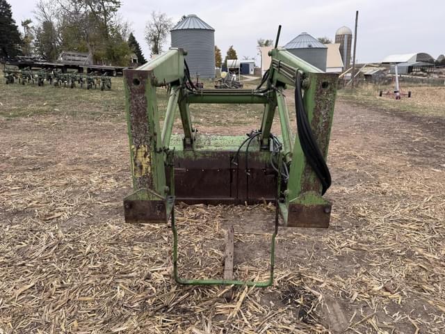 Image of John Deere 148 equipment image 3