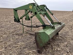 John Deere 148 Image