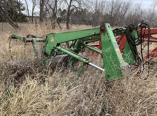 John Deere 148 Equipment Image0