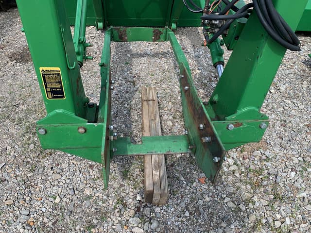 Image of John Deere 148 equipment image 2