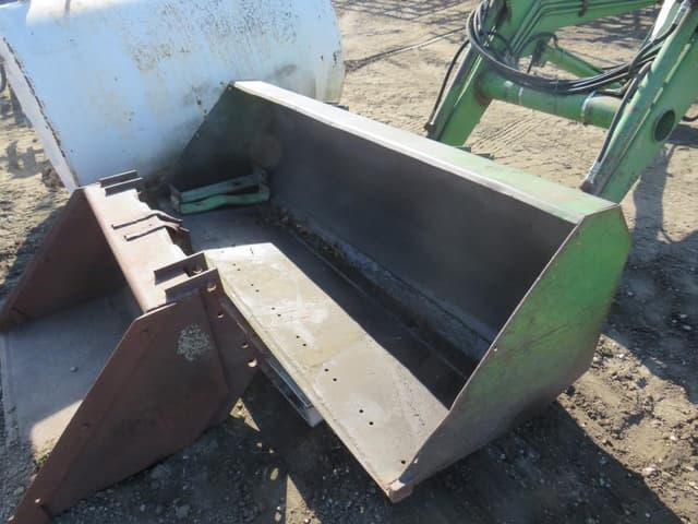 Image of John Deere 148 equipment image 4