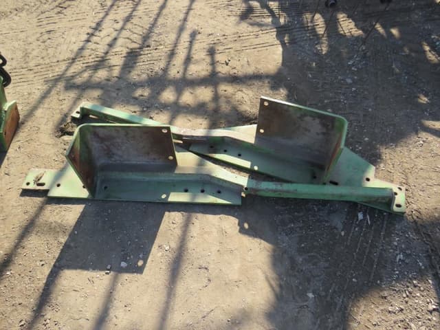 Image of John Deere 148 equipment image 3