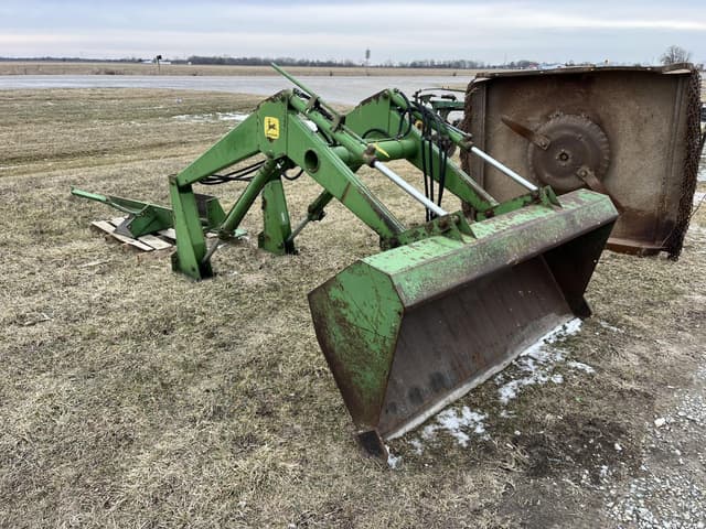 Image of John Deere 148 equipment image 2