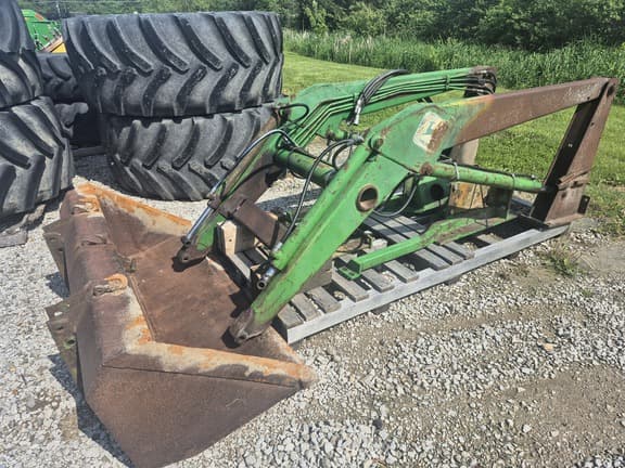 Image of John Deere 148 equipment image 1