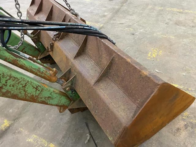 Image of John Deere 148 equipment image 4