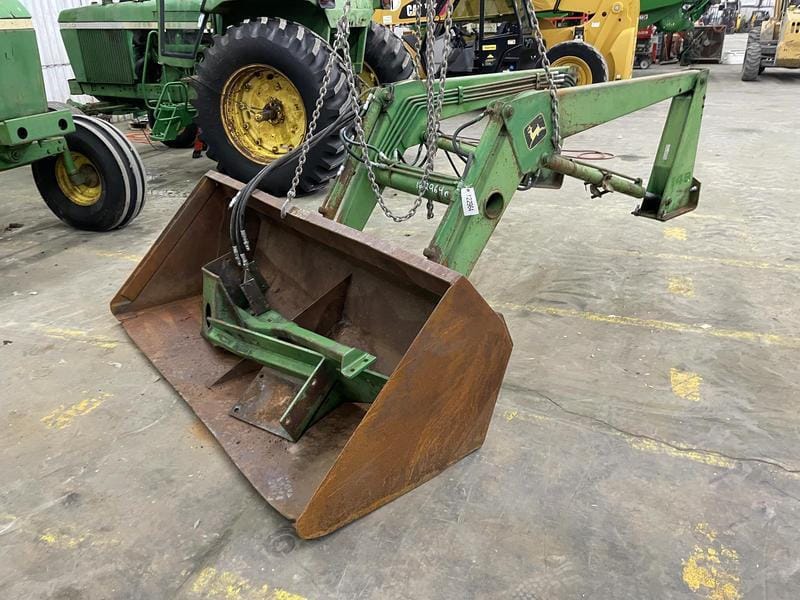 John Deere 148 Equipment Image0