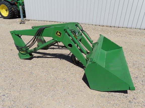 John Deere 148 Equipment Image0