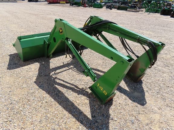 Image of John Deere 148 equipment image 4