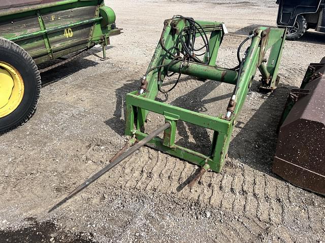 Image of John Deere 148 equipment image 3