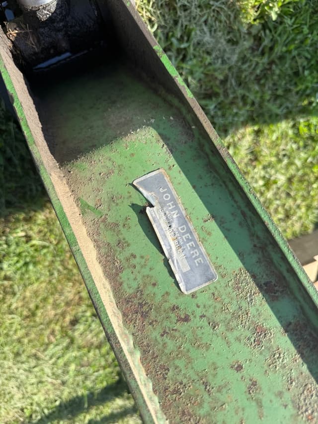 Image of John Deere 148 equipment image 3