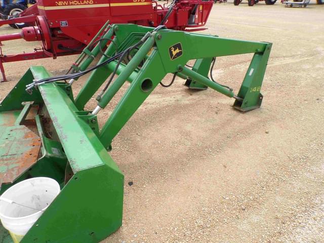 Image of John Deere 148 equipment image 3