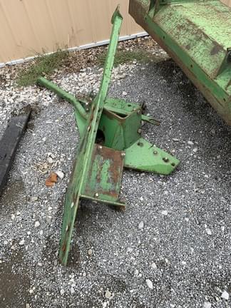 Image of John Deere 148 equipment image 4
